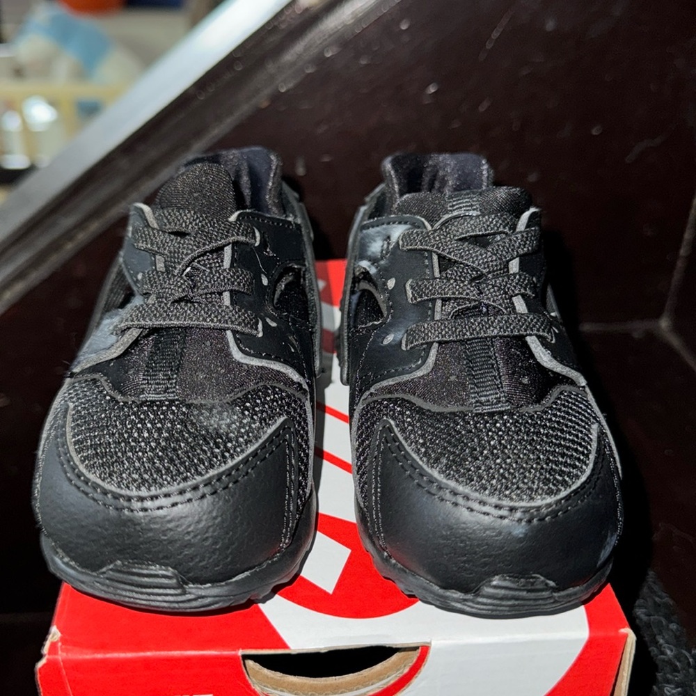 Nike Huarache Run size 6c
